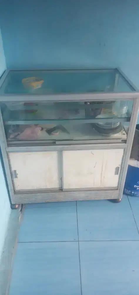 jual etalase masih bagus