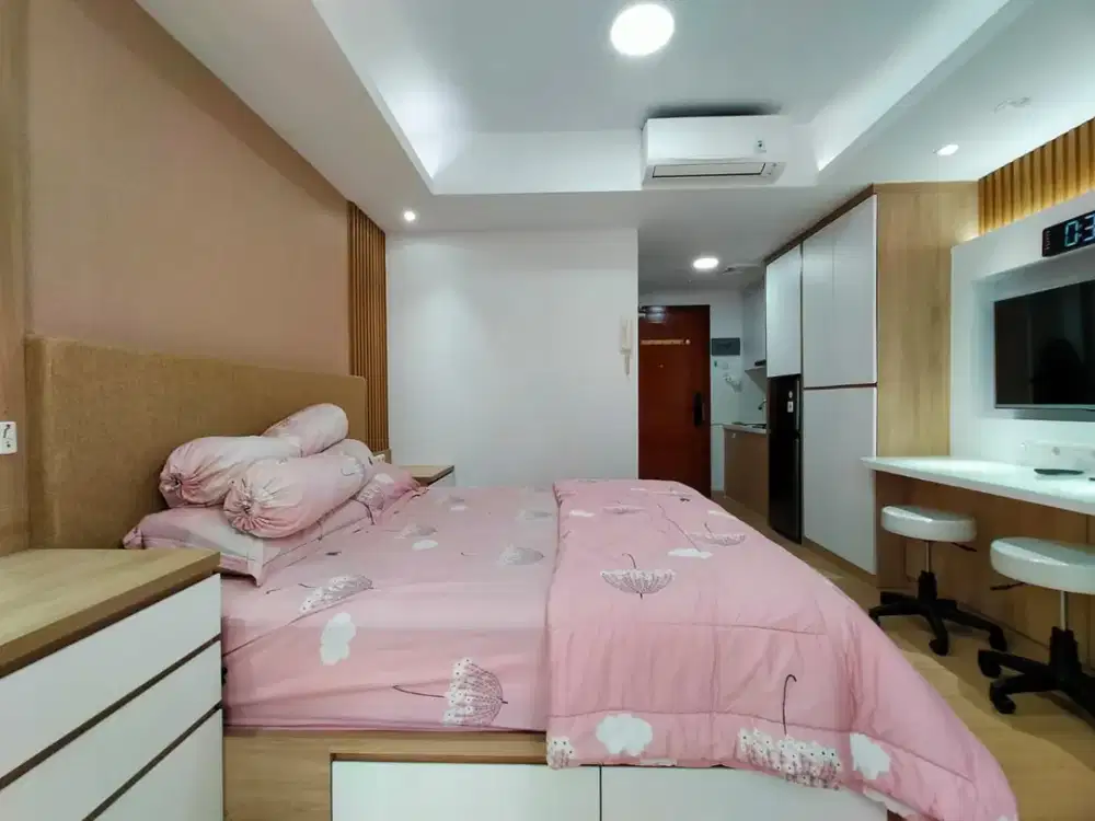 Disewakan Studio Apartemen Royal Mediterania Garden, Unit Rapih dan Bersih, Best View