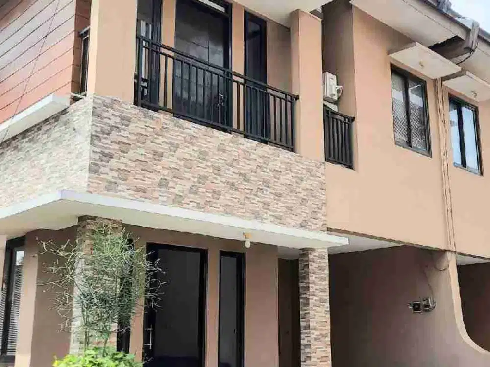Rumah townhouse siaga Pejaten barat Ps.minggu hnya 2m nego jrg ada