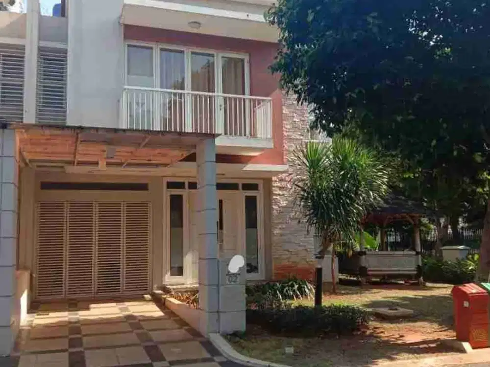 Rumah Hook Taman Luas Siap Huni Di Summarecon Bekasi