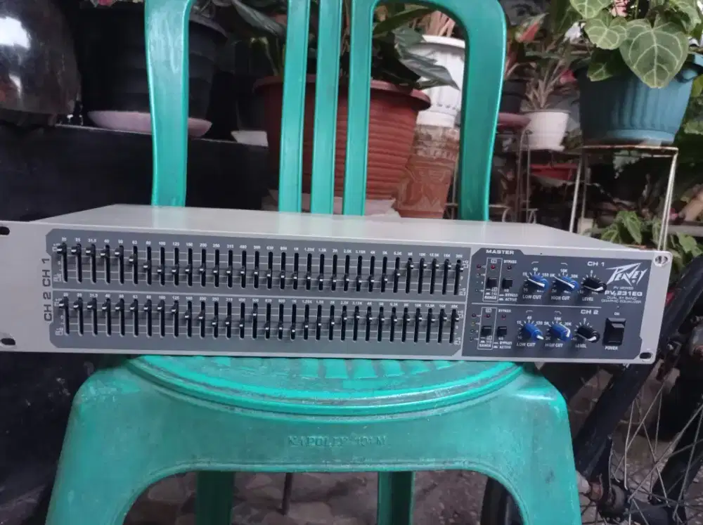 EQ equalizer equalizer PEAVEY PV 231 bekas