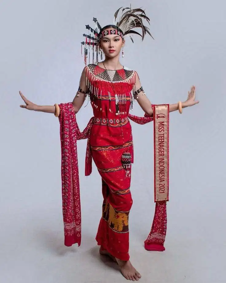 Baju Adat Dayak