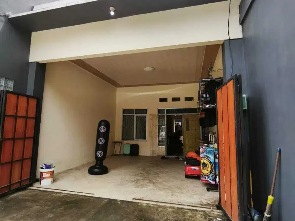 SEWA RUMAH STRATEGIS PINGGIR JALAN GUNUNGPATI - SEMARANG