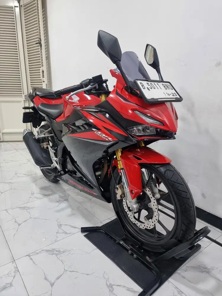 Honda CBR 150 R USD Fi 2024 / 2025 bln 11 Dp 2 jtan aja KM 3 RB