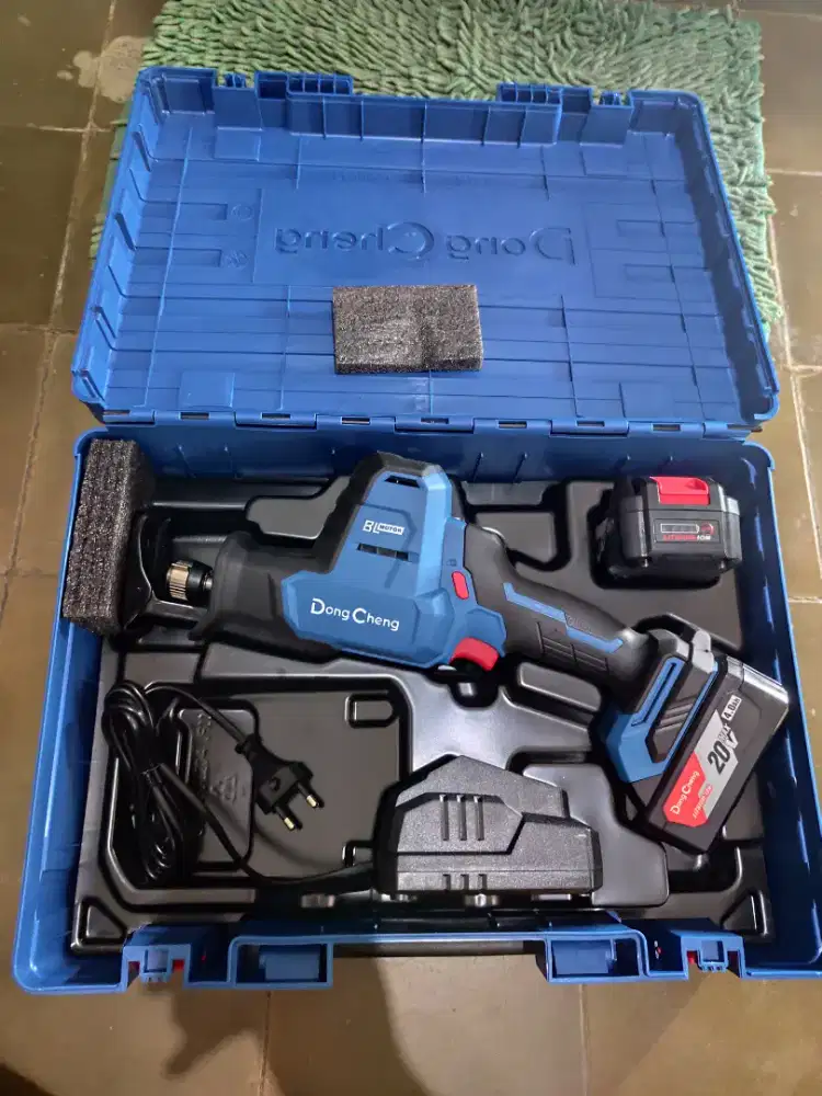Reciprocaring Saw / Gergaji Baterai DongCheng