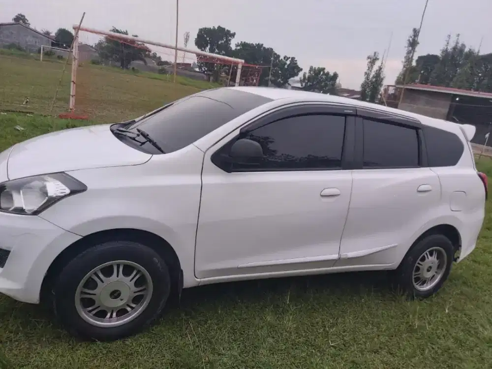 Mobil Datsun go panca+ 2015