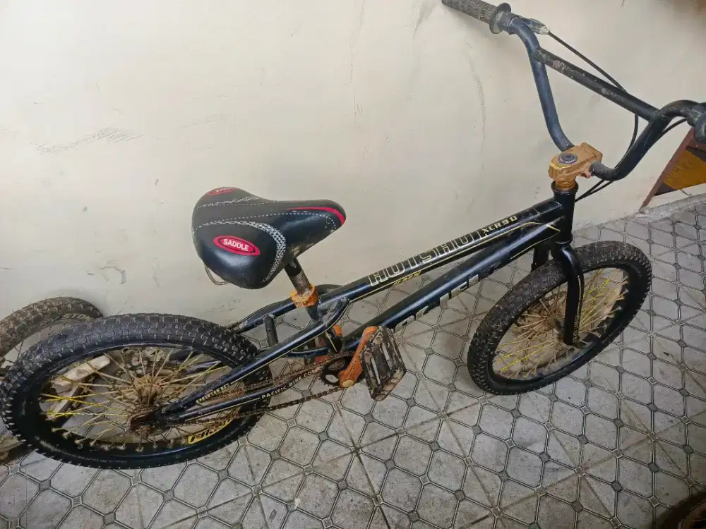 Bmx polygon dan sepeda lipat odessy