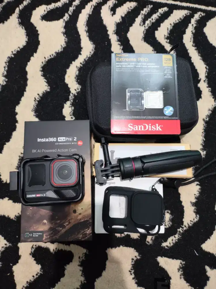 Insta360 ace pro 2 like new