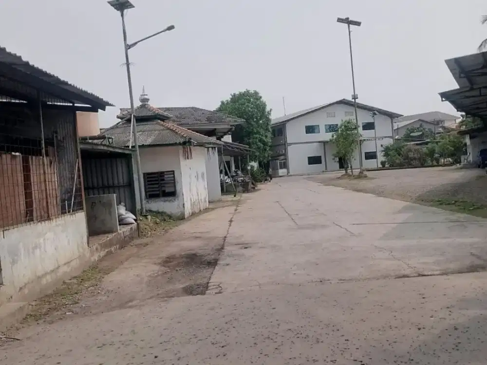dijual tanah ada bangunan gudang, tegal alur