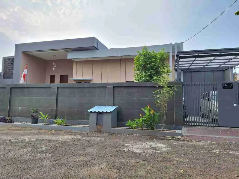 Rumah Besar Dengan Halaman Luas Di Kavling Deplu Nempel Jaksel