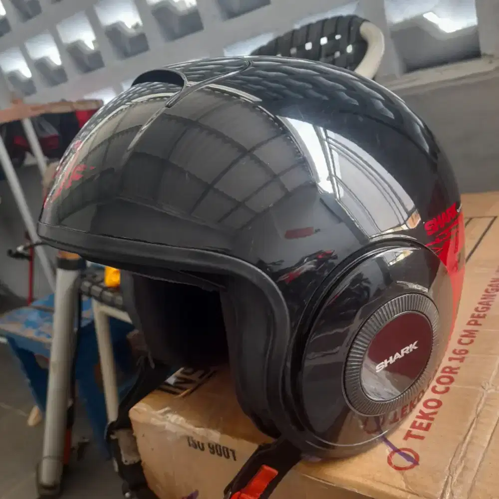 Helm shark raw trinity