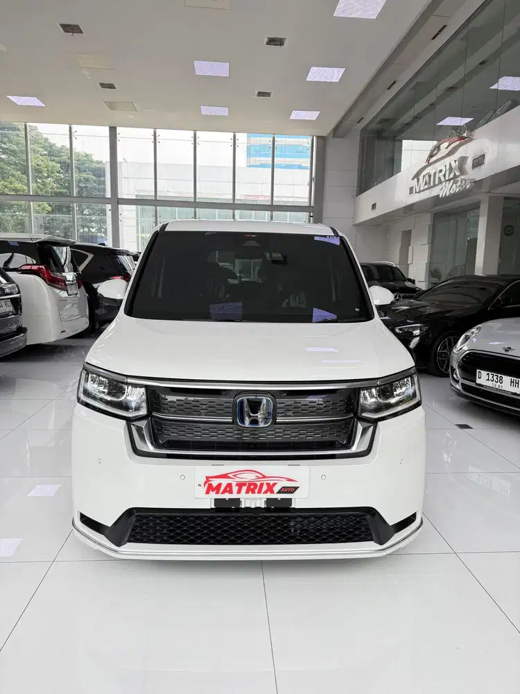Honda Step Wagon E Hev 2025 cbu white on black Siap pakai