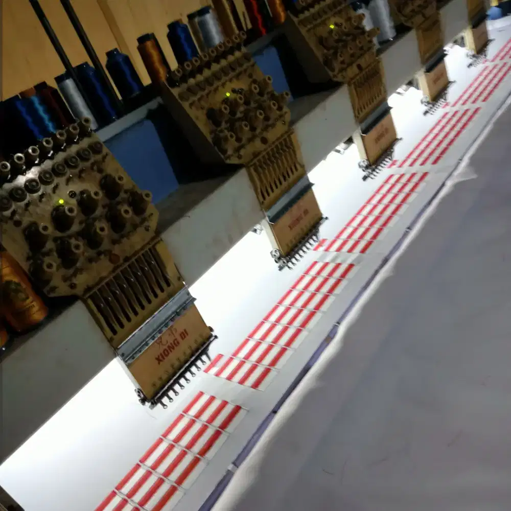 Terima topi,dasi,sabuk...atribut sekolah dll