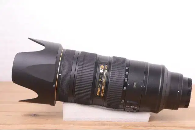 NIKON AF-S 70-200mm F2.8 VR II