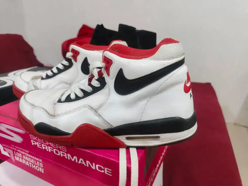 Sepatu Nike Air Original warna hitam putih merah uk 41 Europ