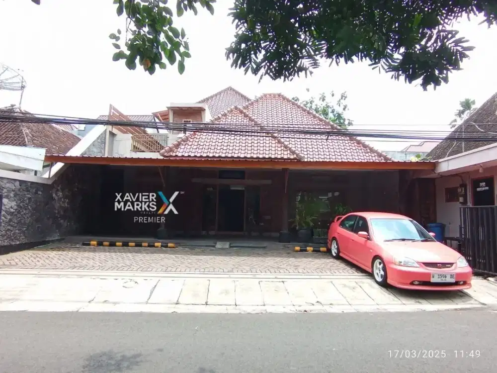 Dijual Rumah Terawat Full Furnished di Jl. Gunung - Gunung, Malang