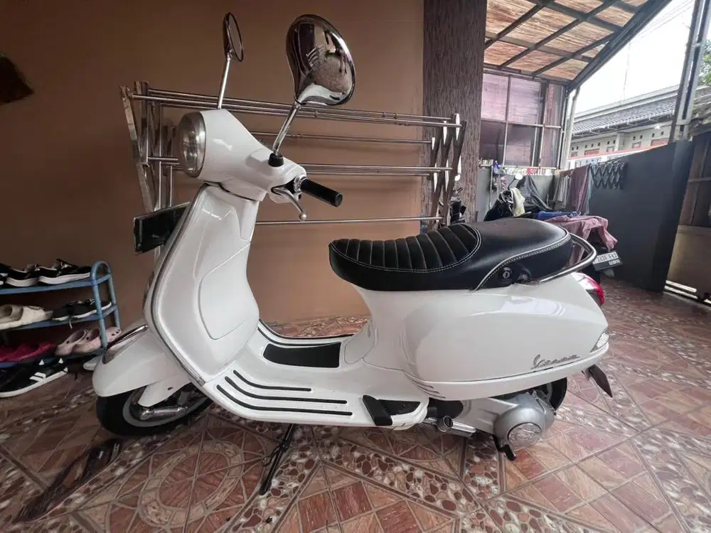 Vespa LX 150 Putih