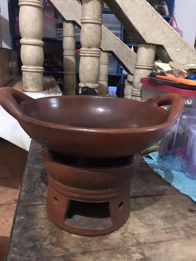 Wajan dan anglo tanah liat