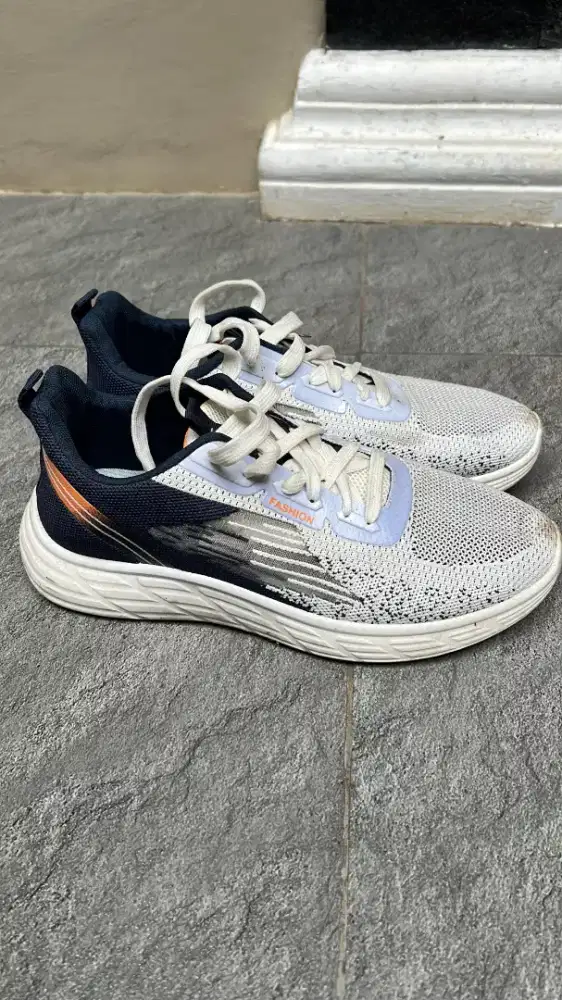 Sepatu running zedrus size 43 kondisi 80%