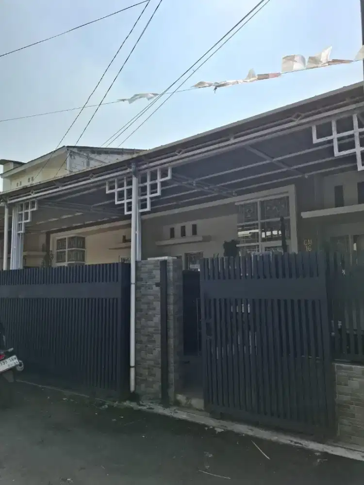 Rumah di jual full renovasi,  aman, cluster,  bebas banjir.