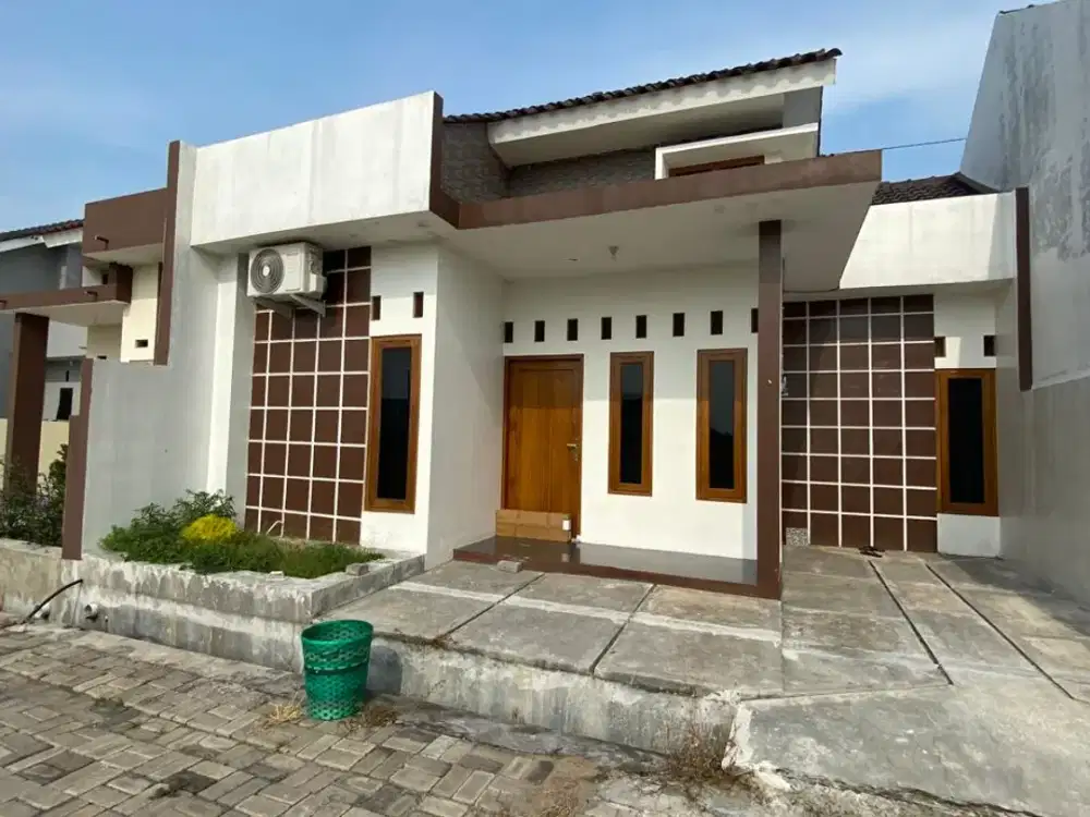 rumah siap 3 kamar tidur dengan harga paling murah sesoloraya siap huni dan ditempati