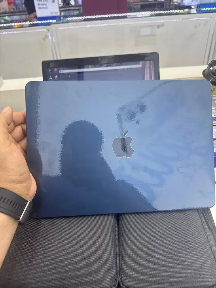 Macboox air (13.6inci m2 2024)8C cpu.8C GPU 16GB 256GB