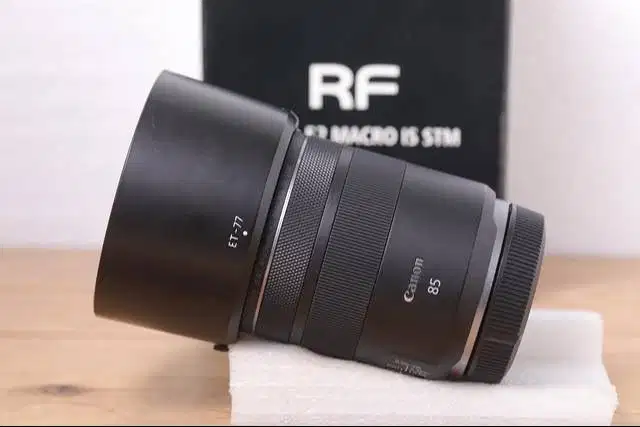 CANON RF 85mm F2 MACRO IS STM