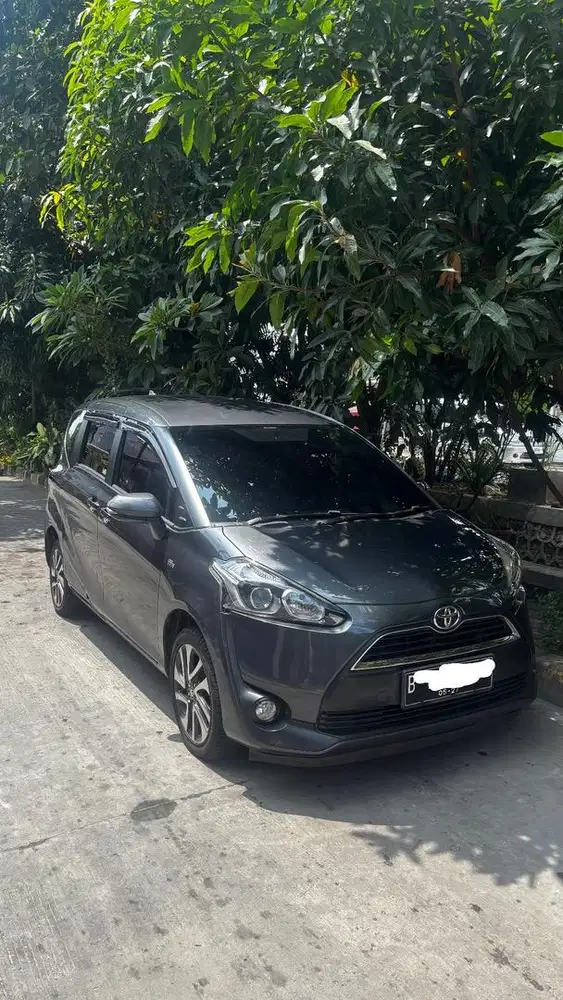 JUAL SIENTA TYPE V 1.5 A/T 2017