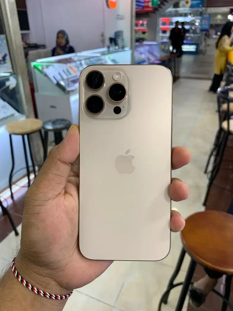 Dijual second iphone 16 promax 256 GB disert titanium