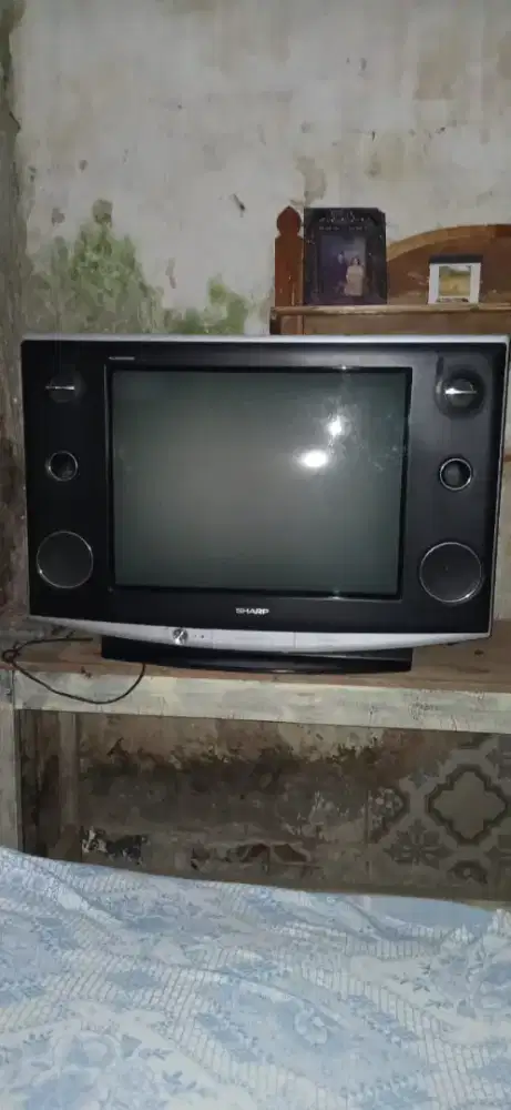 Tv tabung sharp flar 29 in