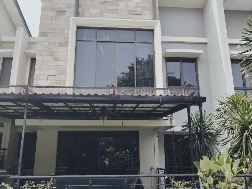 Jual Cepat !! Rumah Fully Furnished, Siap Huni 3 Lantai di Foresta – BSD, Tangerang Selatan