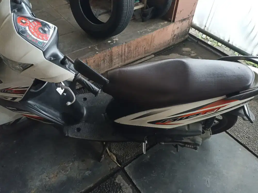 Jual Mio GT 115 putih mulus