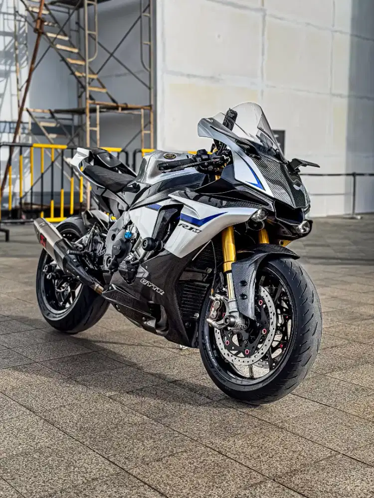 Yamaha R1M fullpaper 2016