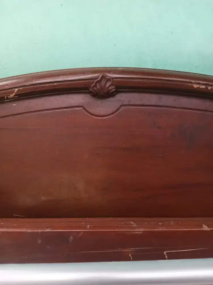 Tempat Tidur Ukuran 200 x ,200 Kondisi Masih Bagus Bikin Th 1991