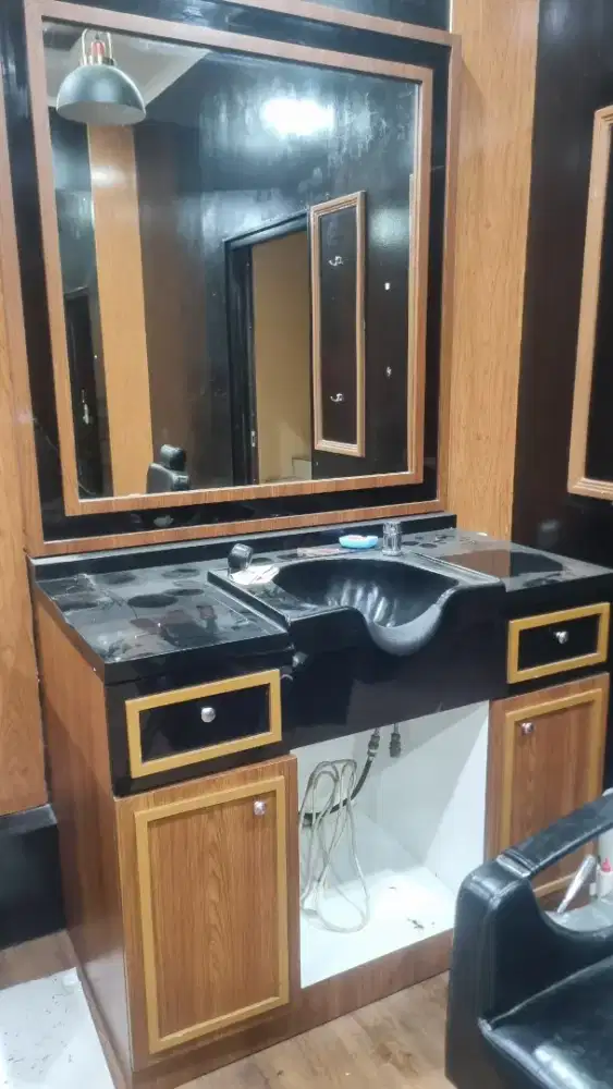 MEJA KERAMAS BARBERSHOP/SALON