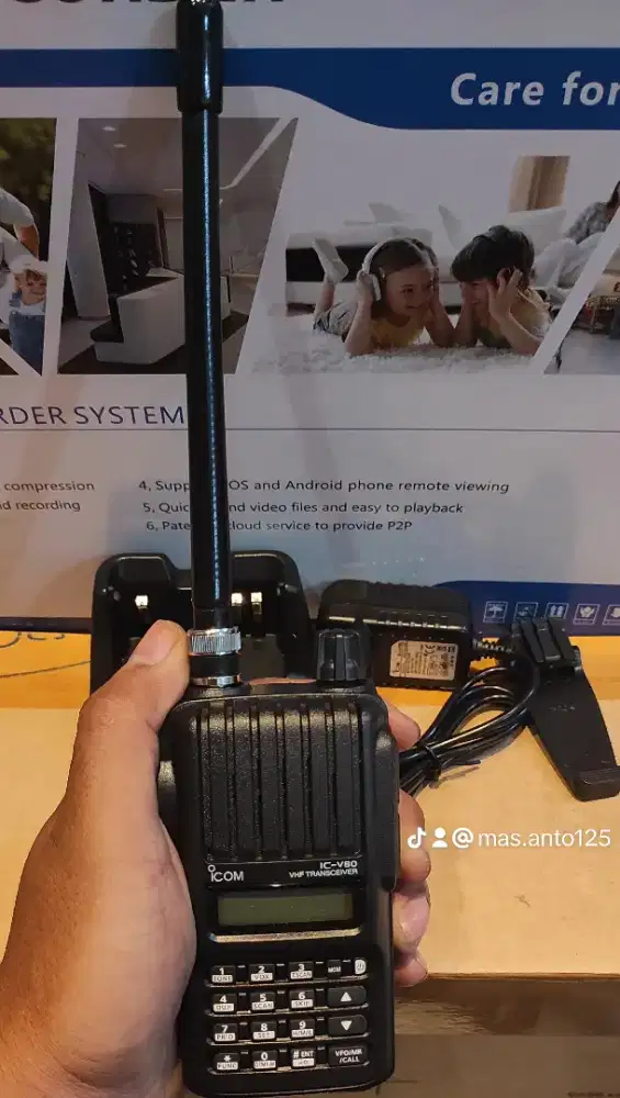 HT Icom v80 V 80 ICV80 / IC-V80 Lithium VHF handy talky V80E