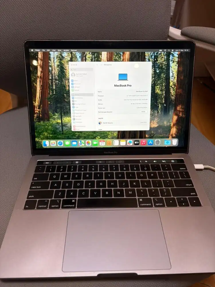 Dijual MacBook Pro 2018 13 inch dengan Touch Bar