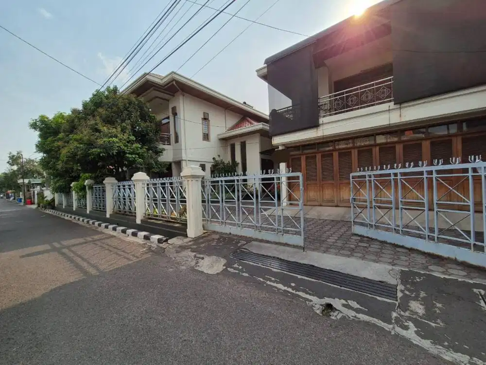 Rumah Lux Dalam Komplek Di Pasirluyu Area BKR Regol Bandung