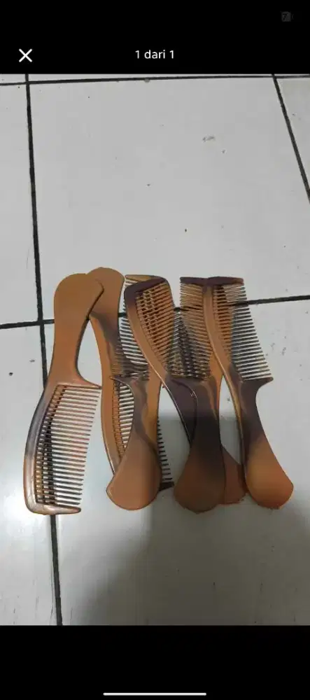 Sisir gagang coklat corak