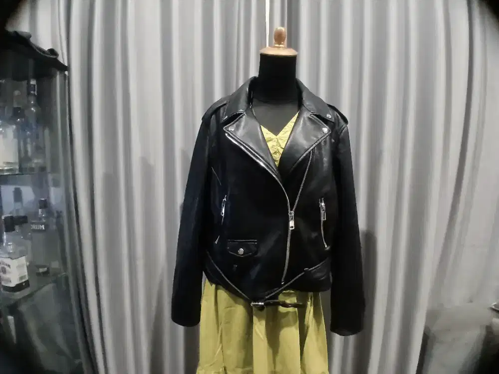 Jaket kulit asli wanita