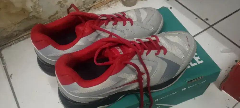 Sepatu badminton eagle triumph
