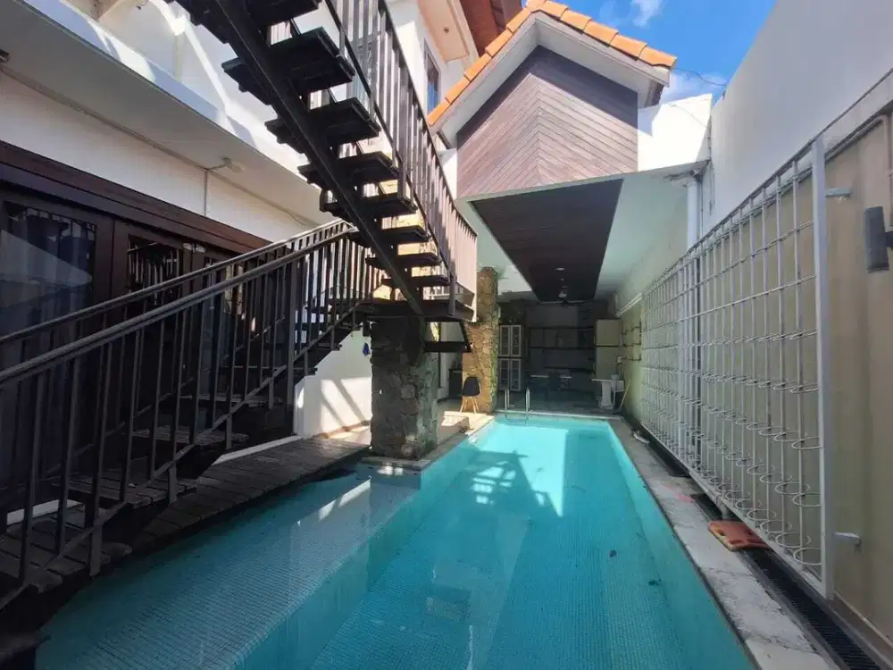 Villa Cantik Strategis Tukad Badung Renon Denpasar Bali