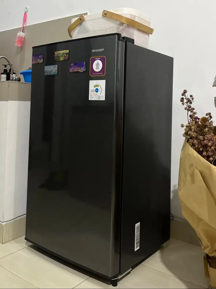DIJUAL CEPAT! KULKAS SHARP 1 PINTU