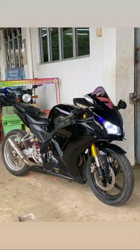 DIJUAL CEPAT CBR 2015