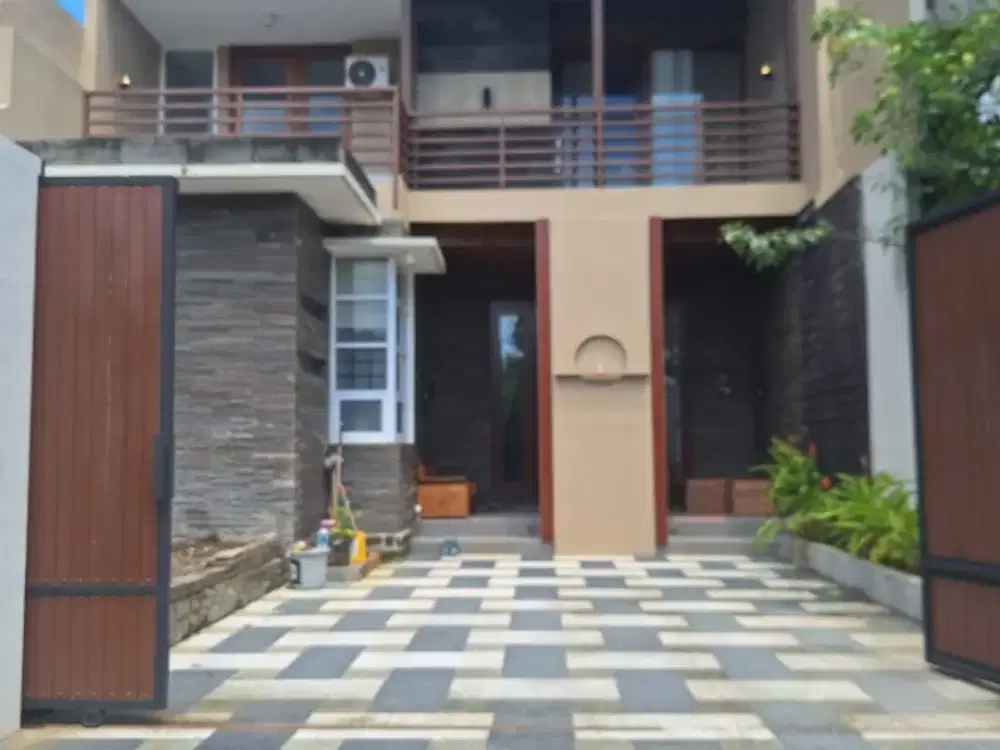 Rumah Cantik modern minimalis Tukad Pakerisan Renon Denpasar Bali