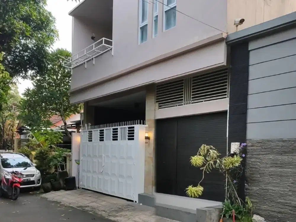 Rumah Cantik strategis cocok untuk usaha Taman Griya  Jimbaran Bali