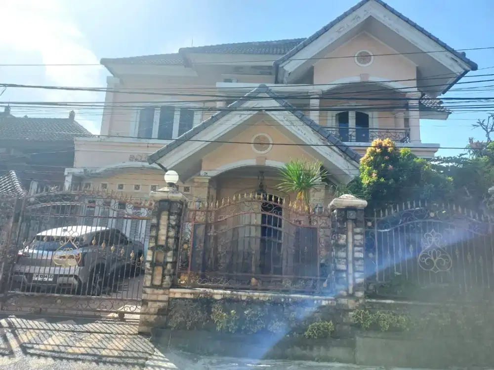 Rumah Lingkungan Elit Muhammad Yamin Renon Denpasar Bali
