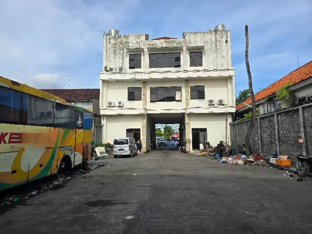 Gedung Kantor Komersil Raya Kuta Bali