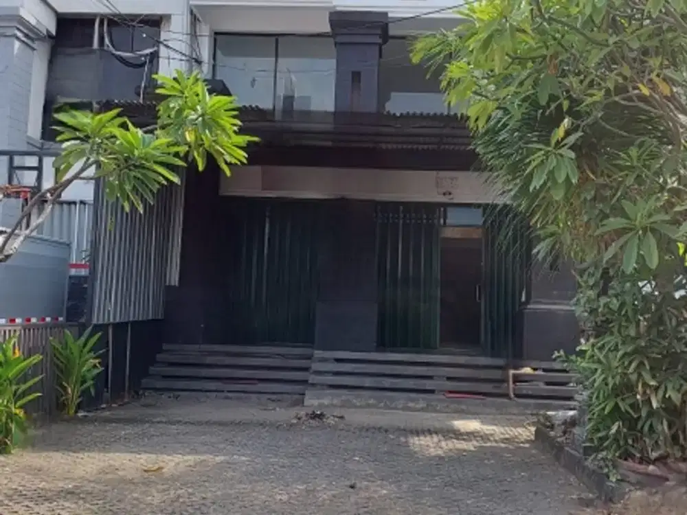 Kantor strategis Raya Bypass Ngurah Rai Jimbaran Bali