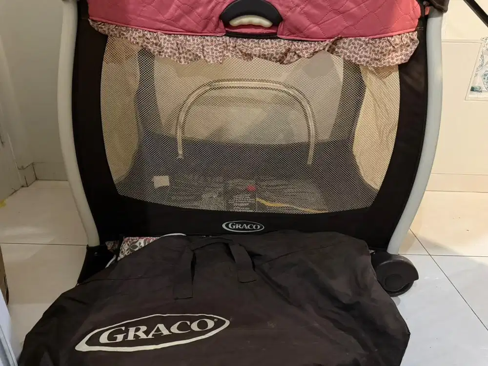 Baby box Graco, full set with mattress